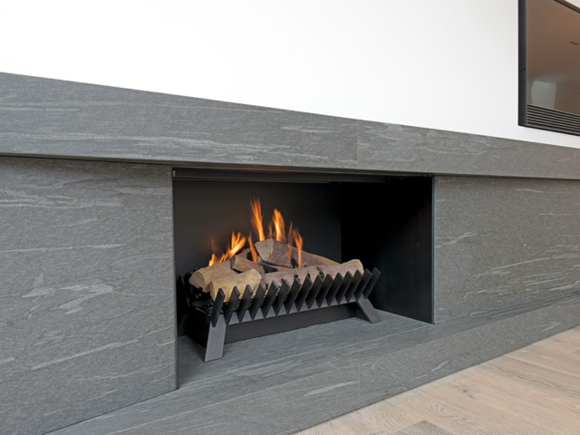 Marmotec Pietra del Cardoso fireplace